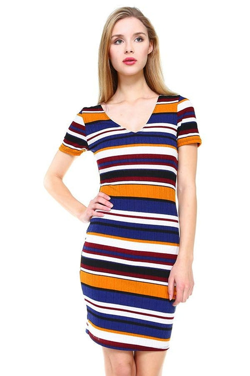 Kurzärmliges Kleid mit mehreren Streifen und V-Ausschnitt