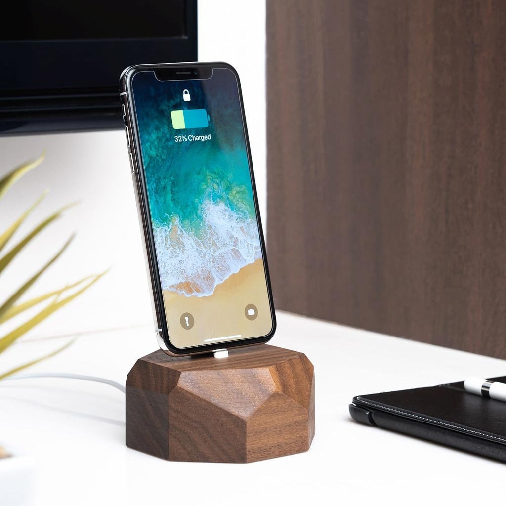 Base de carga de madera geométrica para iPhone de Oakywood, estación de acoplamiento, cargador de soporte para iPhone, organizador de escritorio para trabajar desde casa, regalos únicos para él