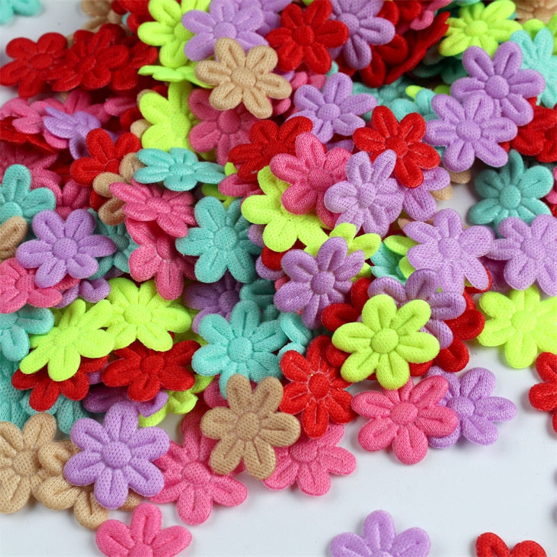100 Uds flor de boda de cinco pétalos en relieve DIY costura artesanal accesorios para el cabello de los niños joyería pegatinas de tela decoración de Festival