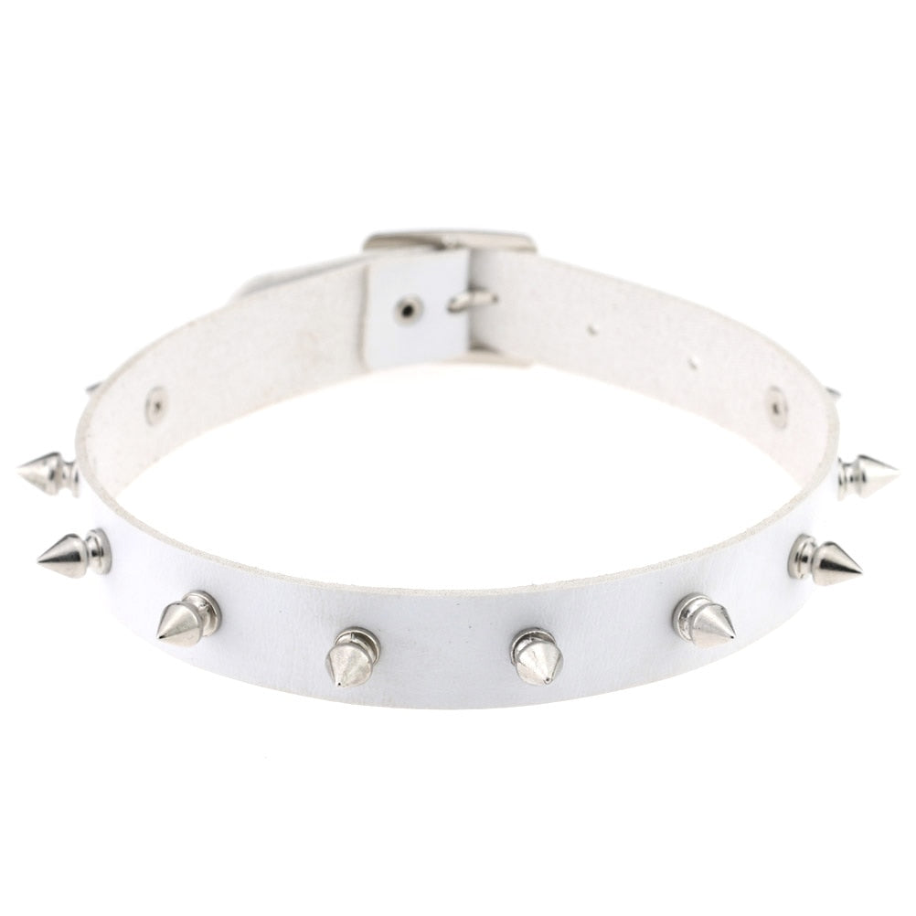 Collar inusual Gargantillas de cuero blanco Accesorios de joyería gótica vintage Collares de cadena de metal gótico para mujeres Collier estudiantes