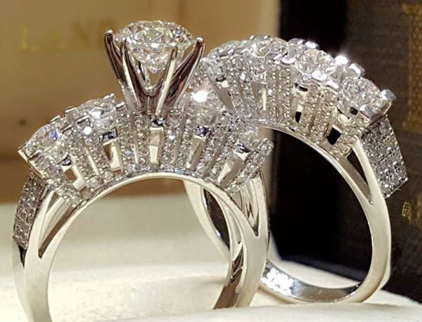 Elegante anillo de Hip Hop de Color dorado para mujer, conjunto de anillos de boda con piedras rojas de circón incrustadas a la moda, joyería de compromiso nupcial para fiesta