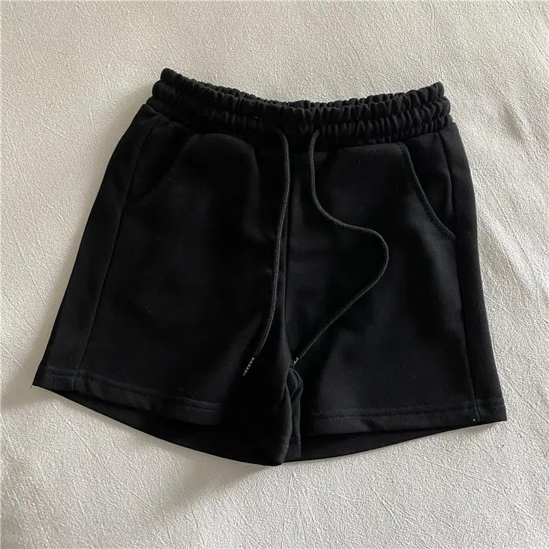 Solide Shorts mit Kordelzug und elastischem Bund