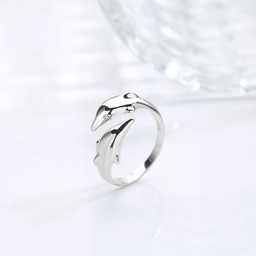 Einfacher, silberfarbener, verstellbarer Ring mit Federn und Delfinen, exquisit