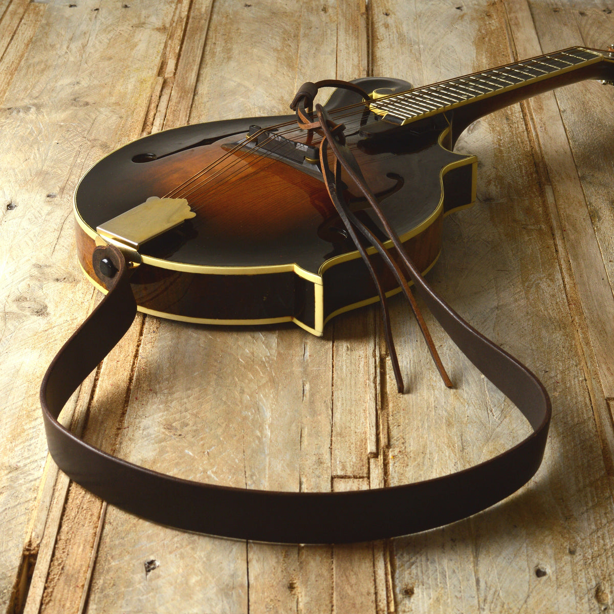 Brauner Mandolinengurt aus Leder, MS50, Bluegrass Mandolinengurt, Vollnarbenleder, Geschenk für Mandolinenspieler.