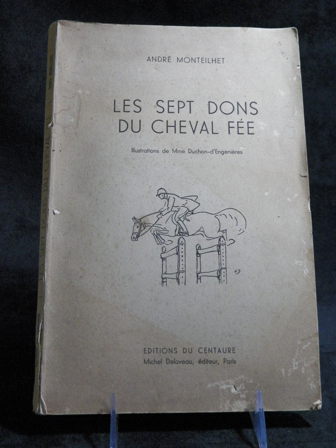Die sieben Gaben des feenhaften Pferdes. Andre MONTEILHET. Exemplar der nummerierten 42/100 auf weißem Pergamentkopf. Französischer Jahrgang 1952