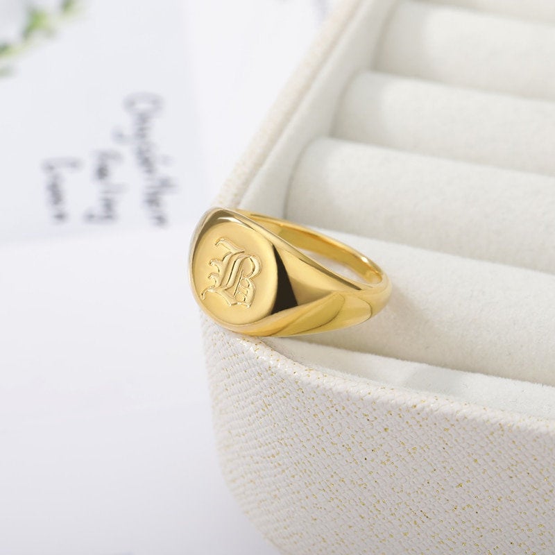 Anillo de hombre, anillo inicial personalizado, anillo personalizado, anillo de monograma para hombres, regalo para él, anillo de sello de hombres, anillo de plata maciza, regalo único