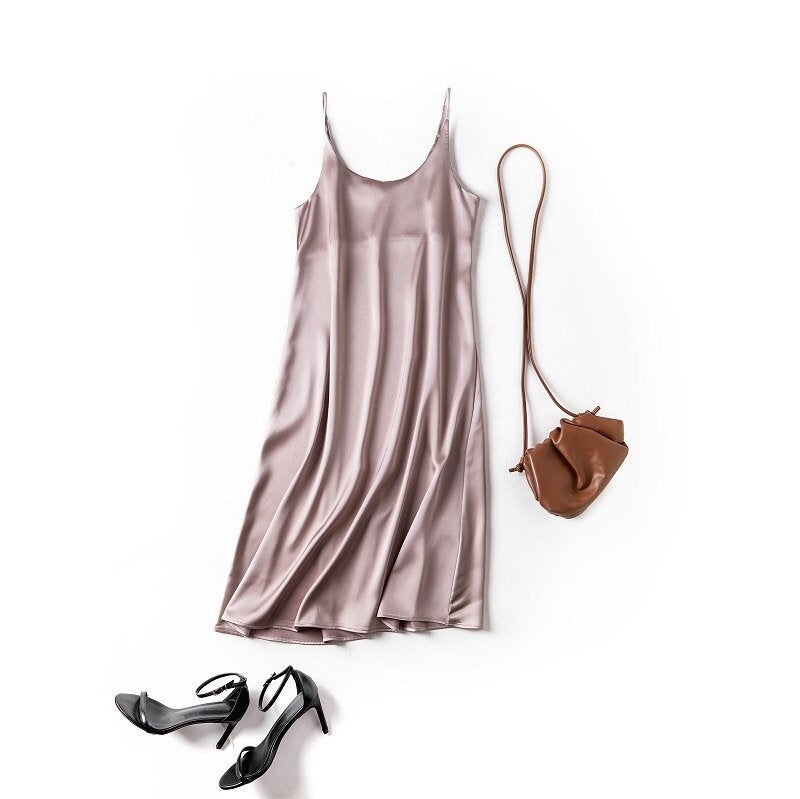 Seidenkleid | Damen Satinkleid | Einfaches Seidenkleid | Satin-Midikleid | Glänzendes Sommerkleid | Midikleid aus Seide | Kleid mit Spaghettiträgern