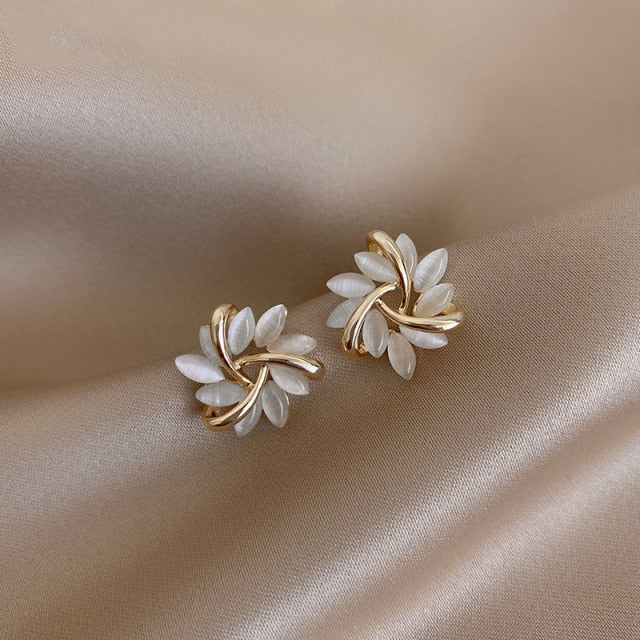 Elegante und exquisite Opal-Blütenblatt-Kreis-Ohrstecker für Frau Klassischer Schmuck Luxus-Party-Mädchen ungewöhnliche Ohrringe