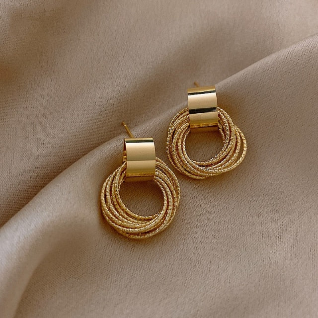 Pendientes colgantes de círculo pequeño múltiple de oro metálico Retro, joyería para fiesta de boda, pendientes inusuales para mujer