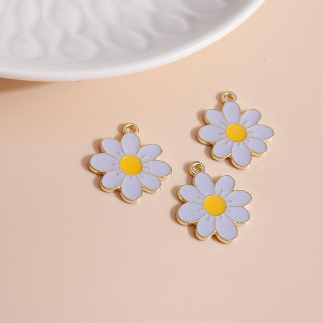 10 Stück 19 * 21 Emaille-Gänseblümchen-Blumen-Charms für Halsketten, Anhänger, Ohrringe, DIY, bunte Mini-Charms, handgefertigte Schmuckstücke