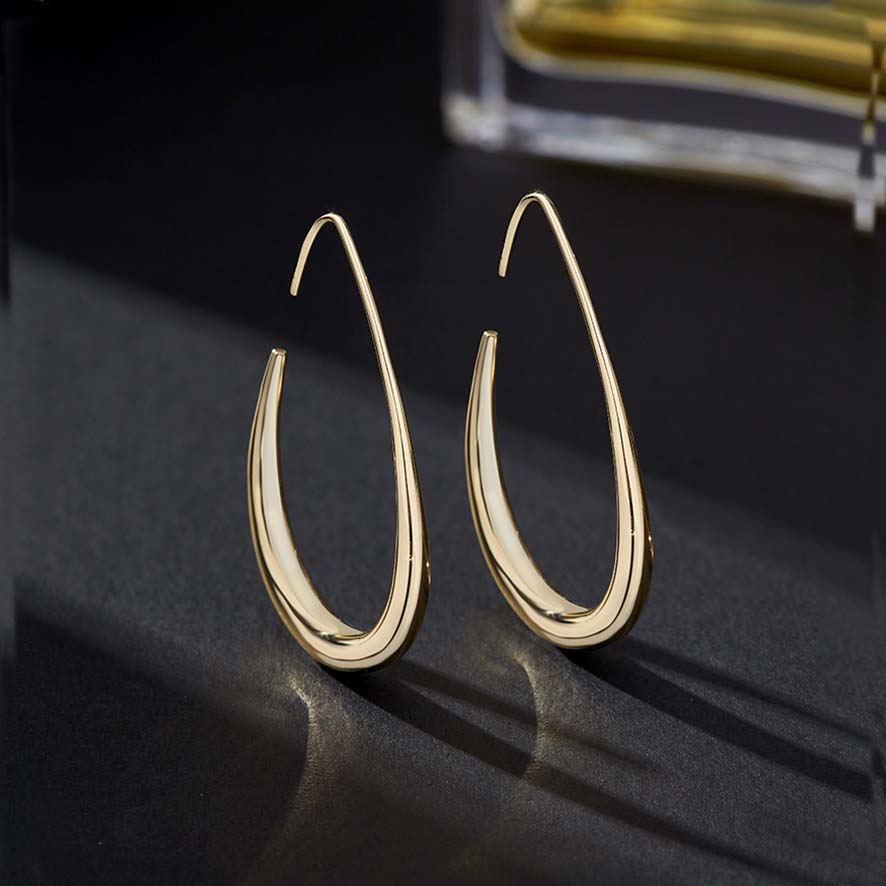 Hochwertige 18 Karat vergoldete Zirkonia-Mode-Geometrische Ohrstecker für Damen