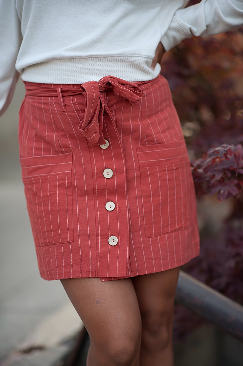 Coconut button Stripe Woven Skirt With Belt in Rust